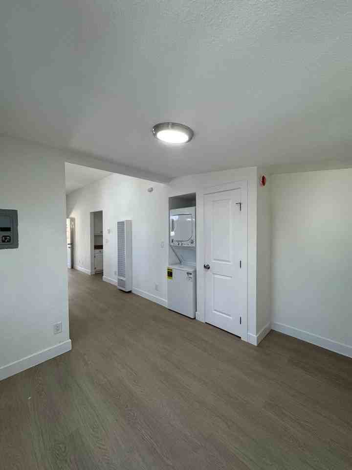 1137 Irolo St. - Photo 6 of 13