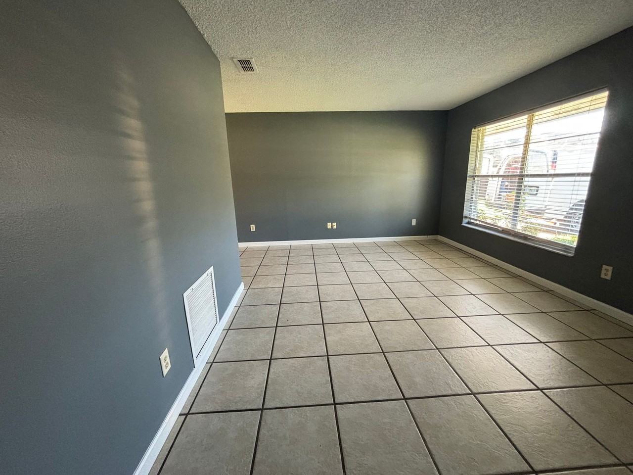 3211 Overdale St - Photo 5 of 17