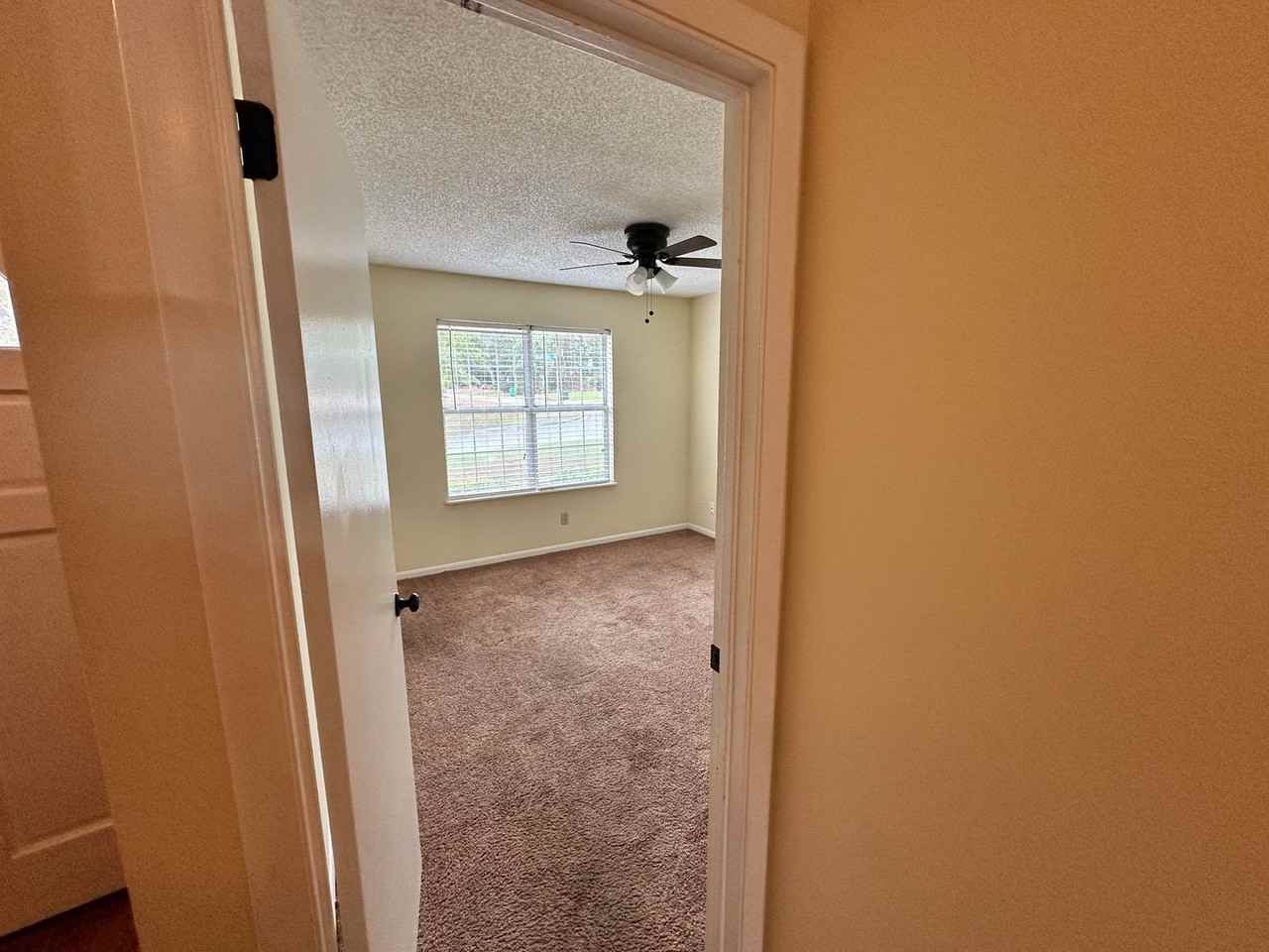 2 Westbrook Cir Apt A - Photo 3 of 36