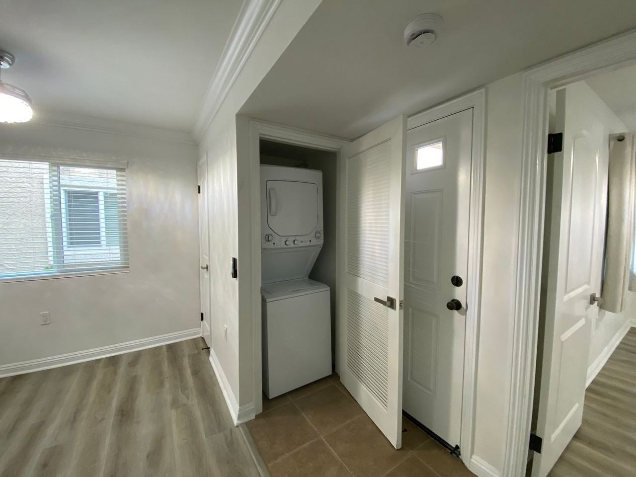 801 Sea Cliff Way #801 - Photo 5 of 33