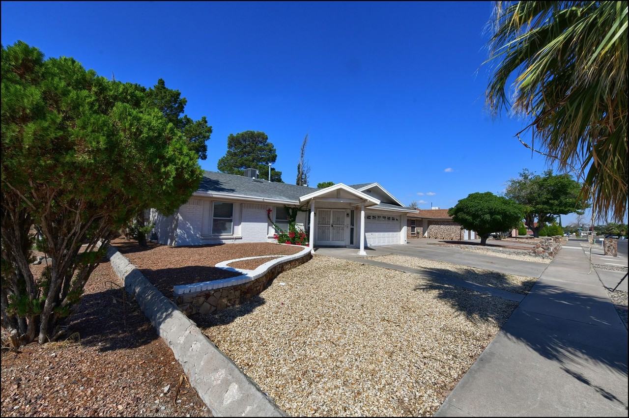 1739 Russ Randall St - Photo 2 of 45