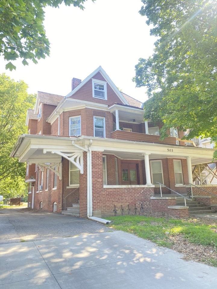 503 W Green St - Photo 5 of 14