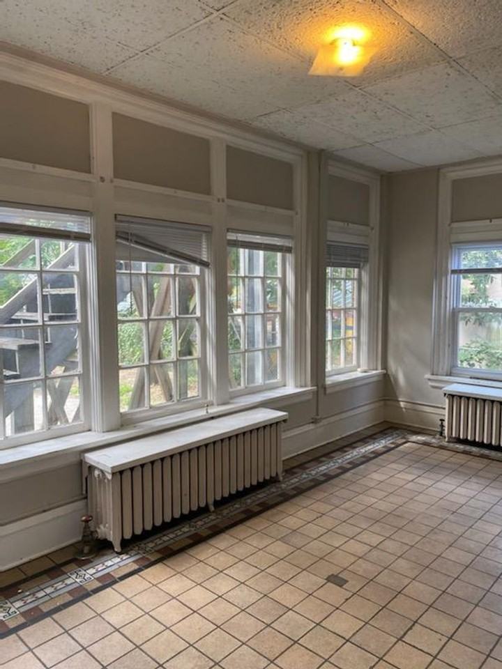 503 W Green St - Photo 6 of 14