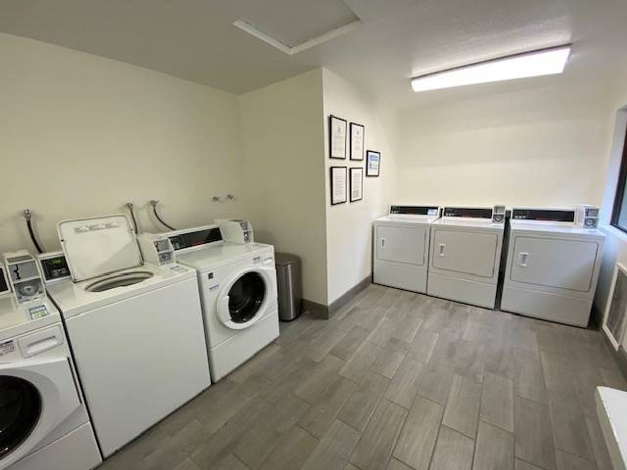 Welcome Home to 412 Dela Vina Avenue, Monterey! - Photo 3 of 15