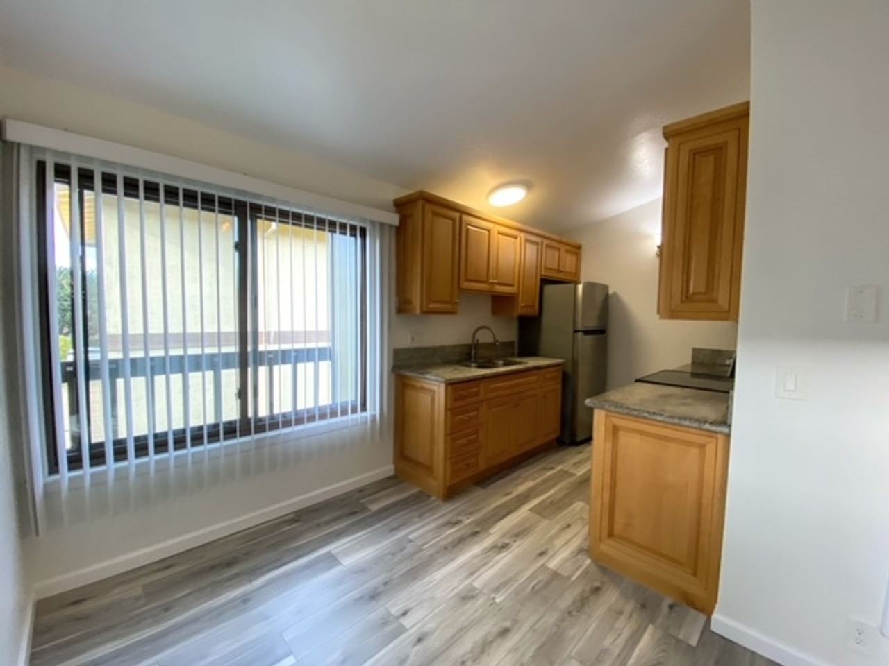 Welcome Home to 412 Dela Vina Avenue, Monterey! - Photo 3 of 17