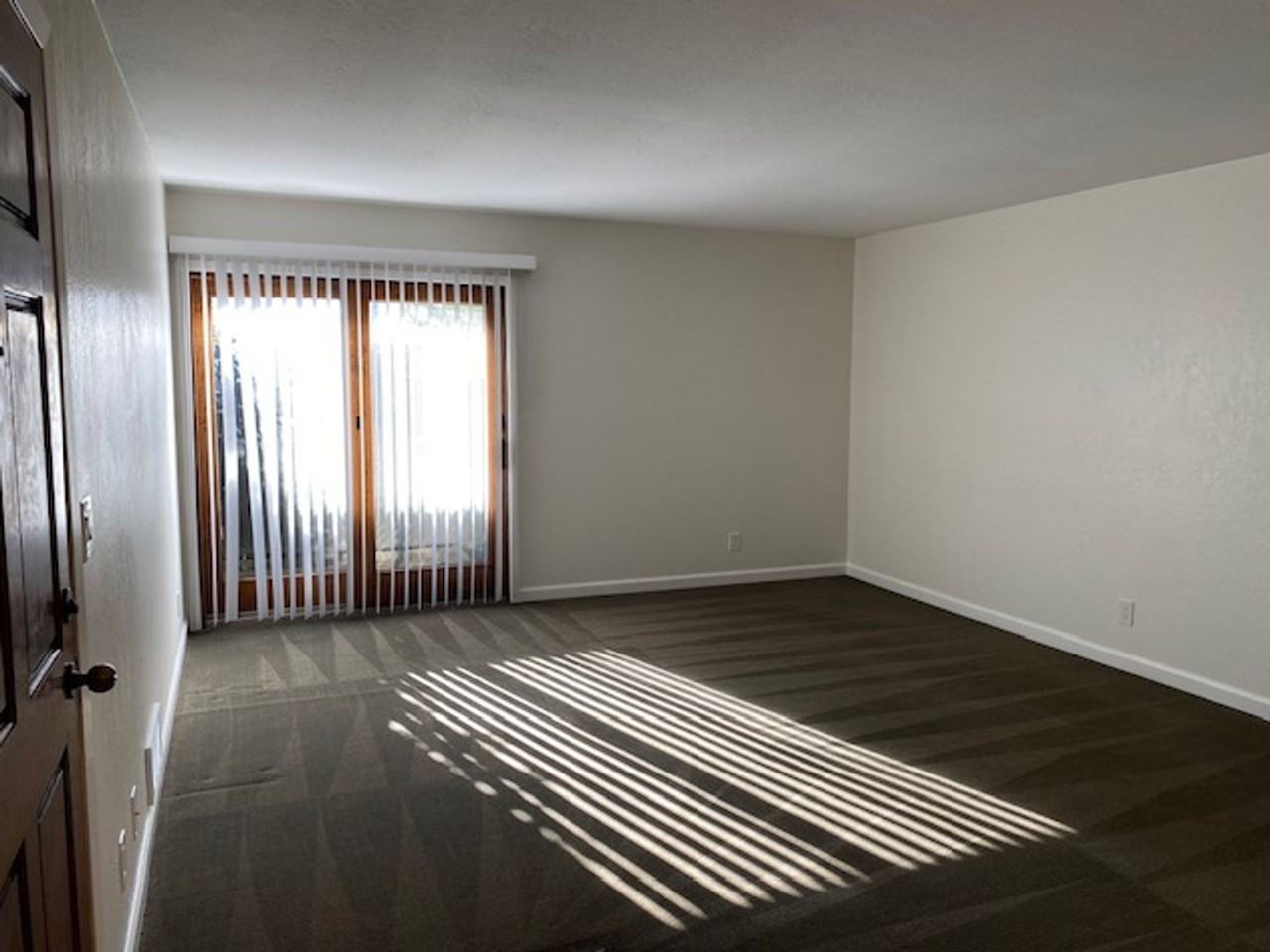 Welcome Home to 412 Dela Vina Avenue, Monterey! - Photo 6 of 17
