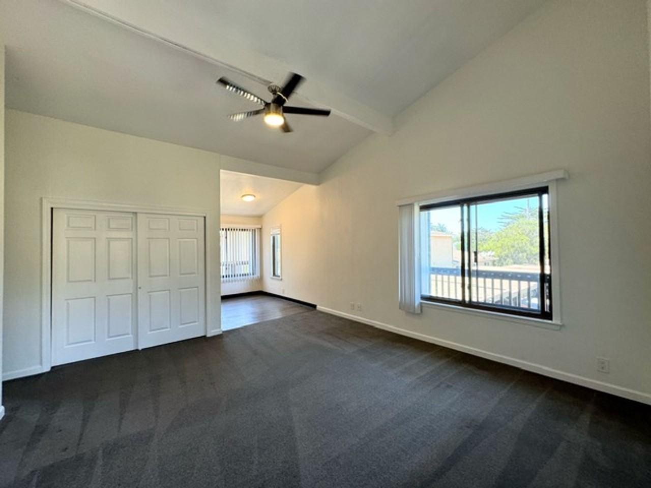 Welcome Home to 412 Dela Vina Avenue, Monterey! - Photo 7 of 17