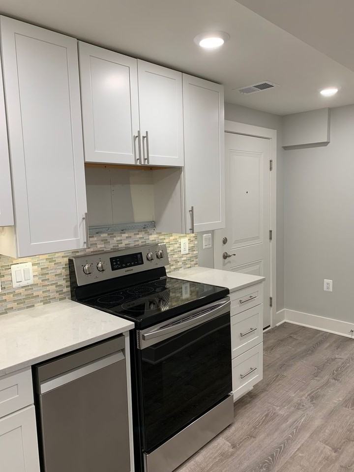 1924 17th St NW - Photo 2 of 48