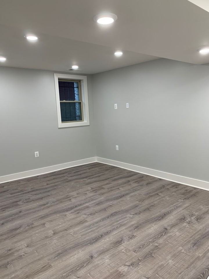 1924 17th St NW - Photo 7 of 48