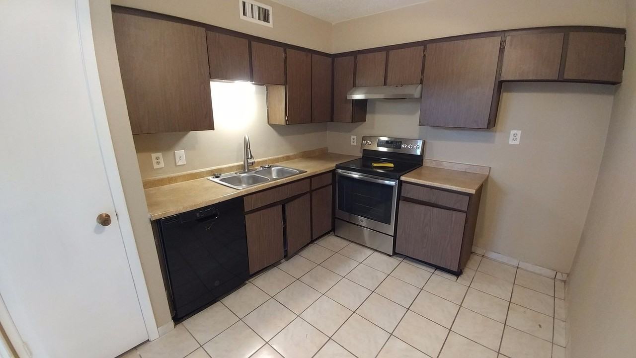 4630 Country Creek Dr #1214 - Photo 3 of 8