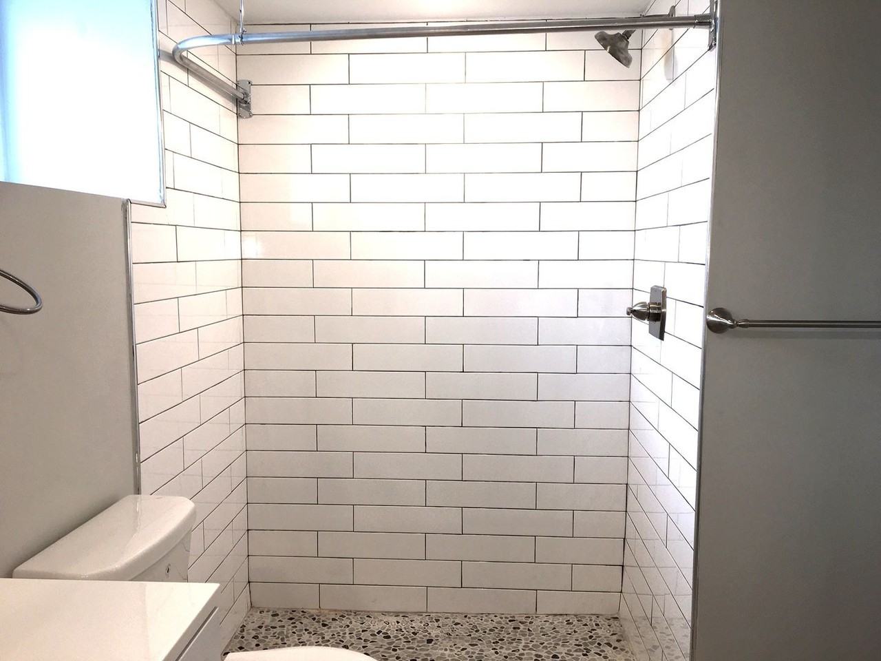 5301 Catharine Street - Photo 4 of 18