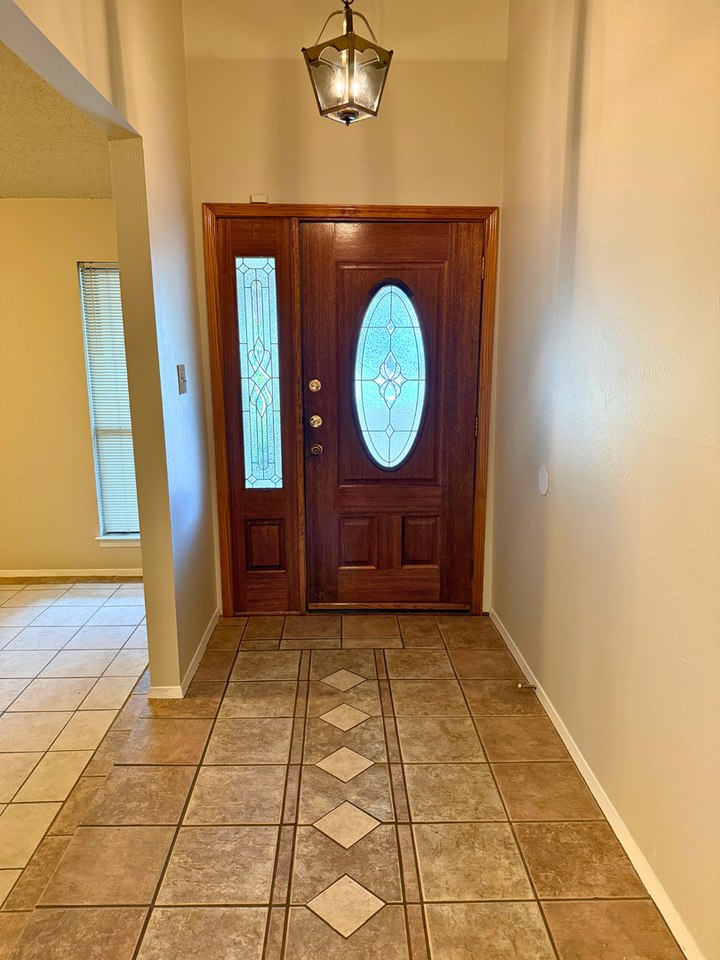 5127 Timber Trace St - Photo 4 of 24