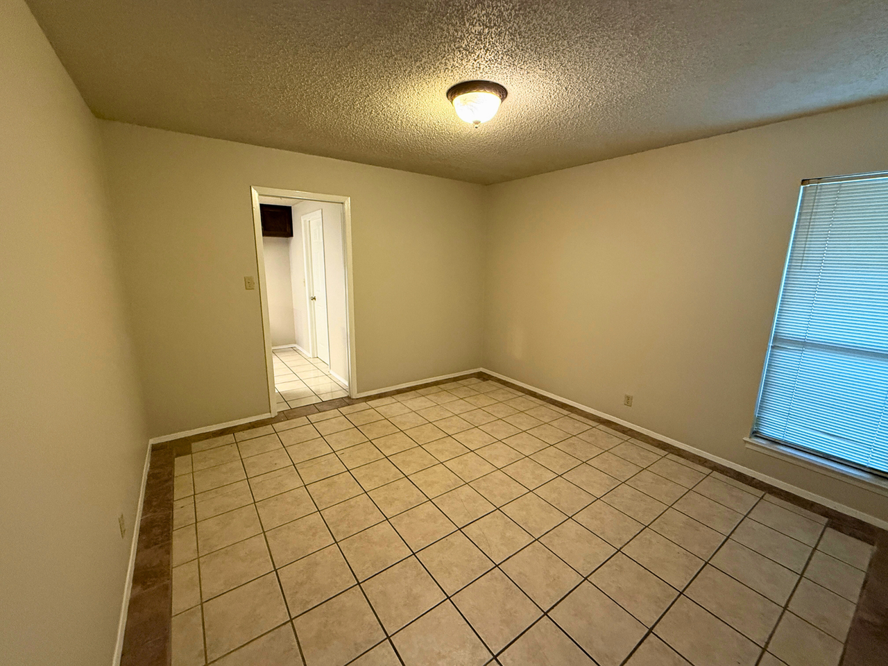 5127 Timber Trace St - Photo 5 of 24