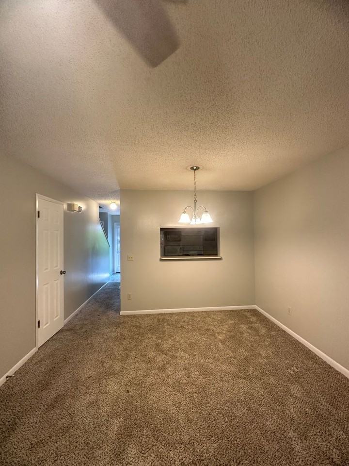 218 Candlebrook Dr - Photo 5 of 19