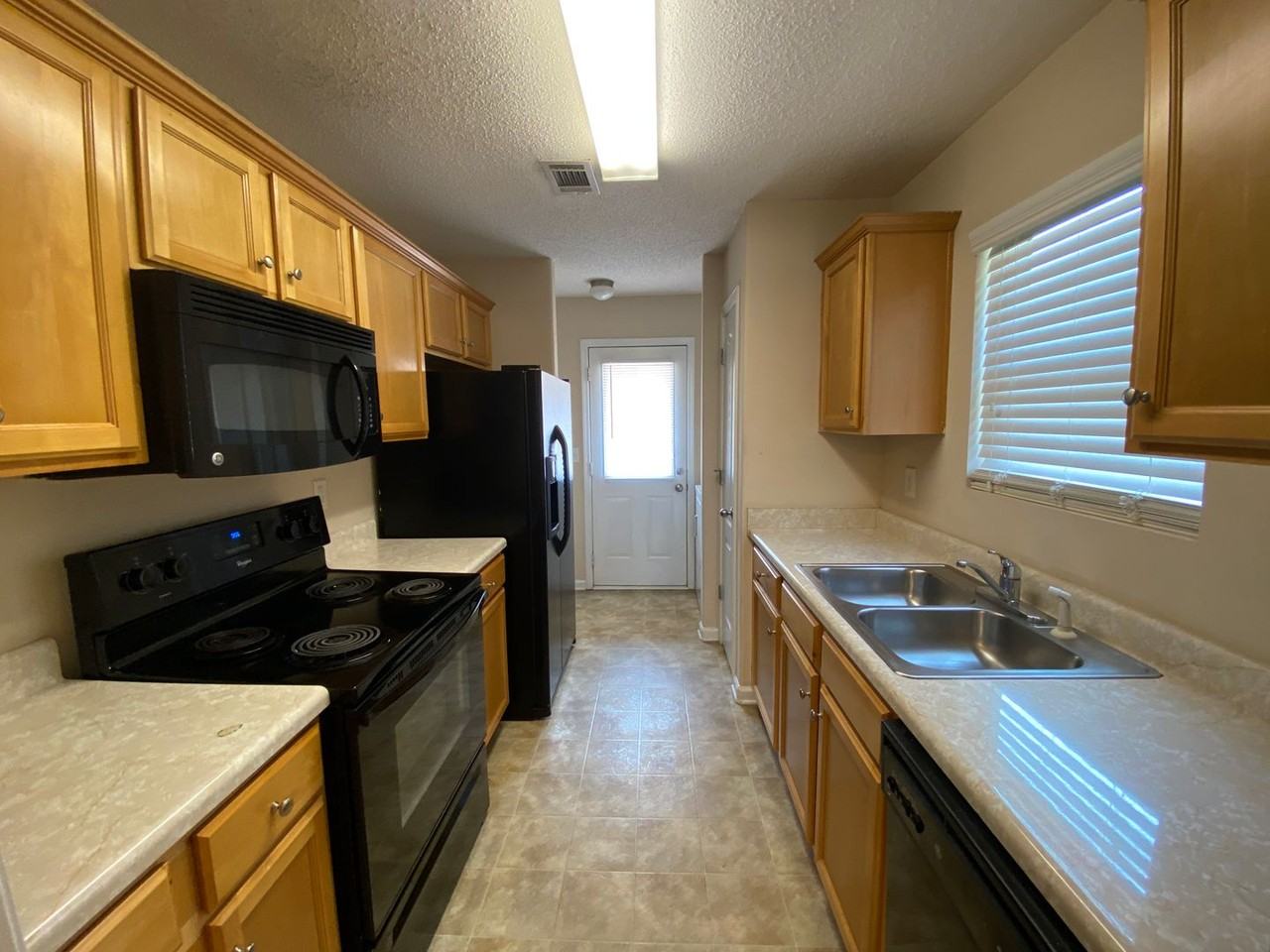 240 Bridgewater Way - Photo 3 of 17