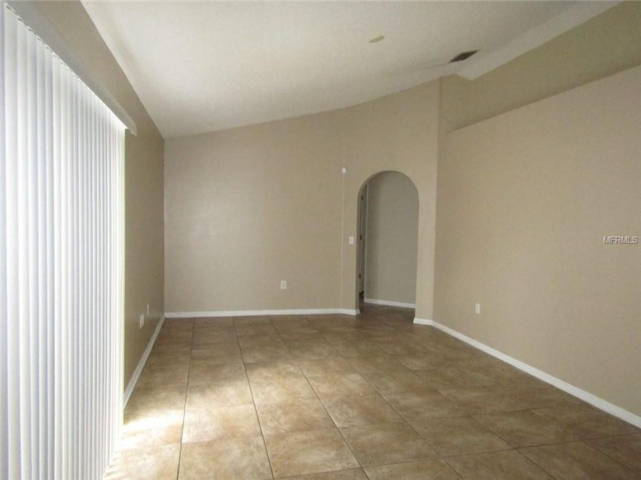 403 Martigues Dr - Photo 4 of 32