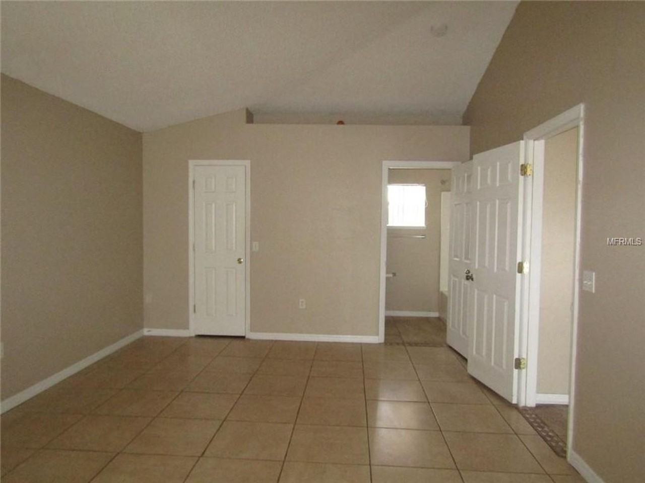 403 Martigues Dr - Photo 7 of 32