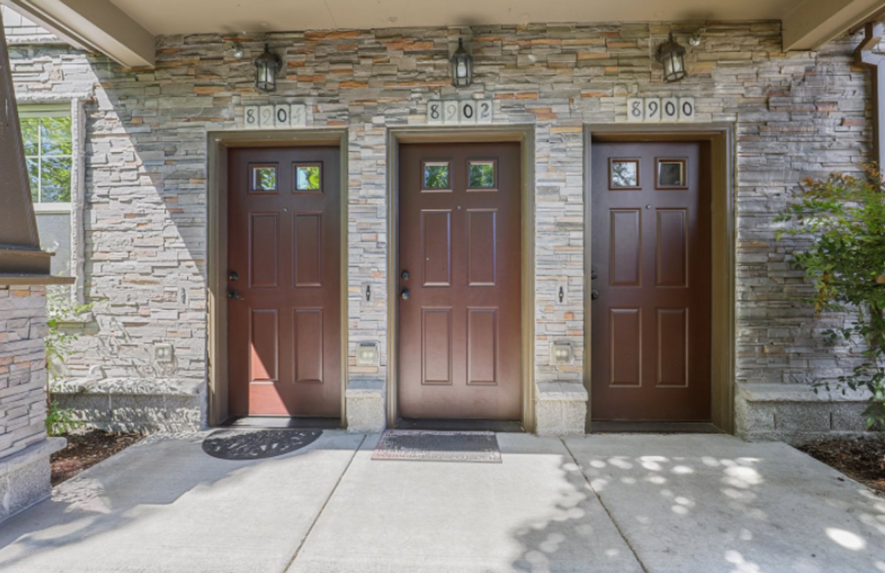 8904 Ne Brentford Way - Photo 3 of 33