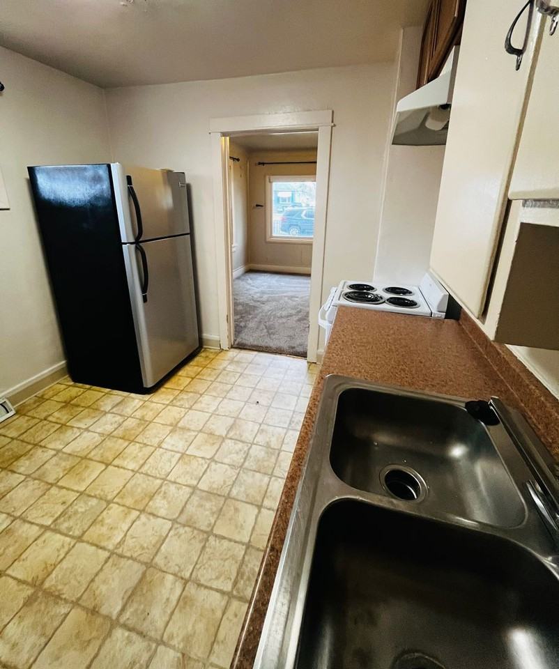 504 Cook Ave - Photo 4 of 19