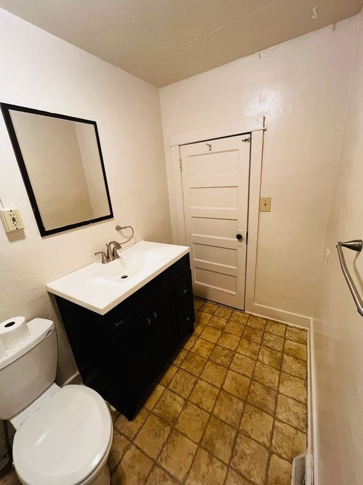 504 Cook Ave - Photo 5 of 19