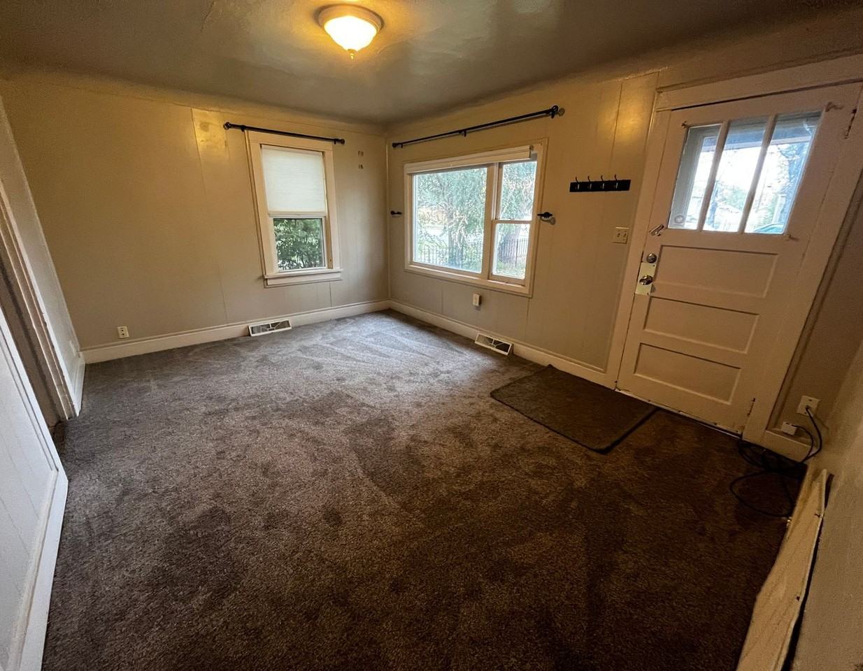 504 Cook Ave - Photo 7 of 19