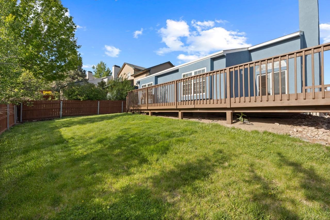 3855 Sedgewood Way - Photo 3 of 35