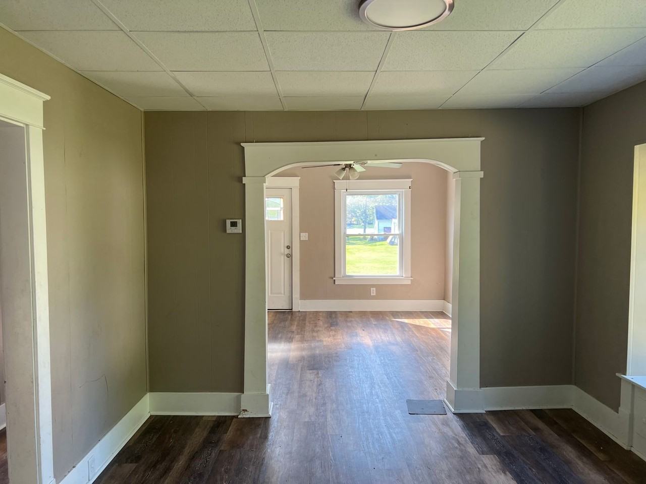 23 Lawnview Ave - Photo 3 of 18