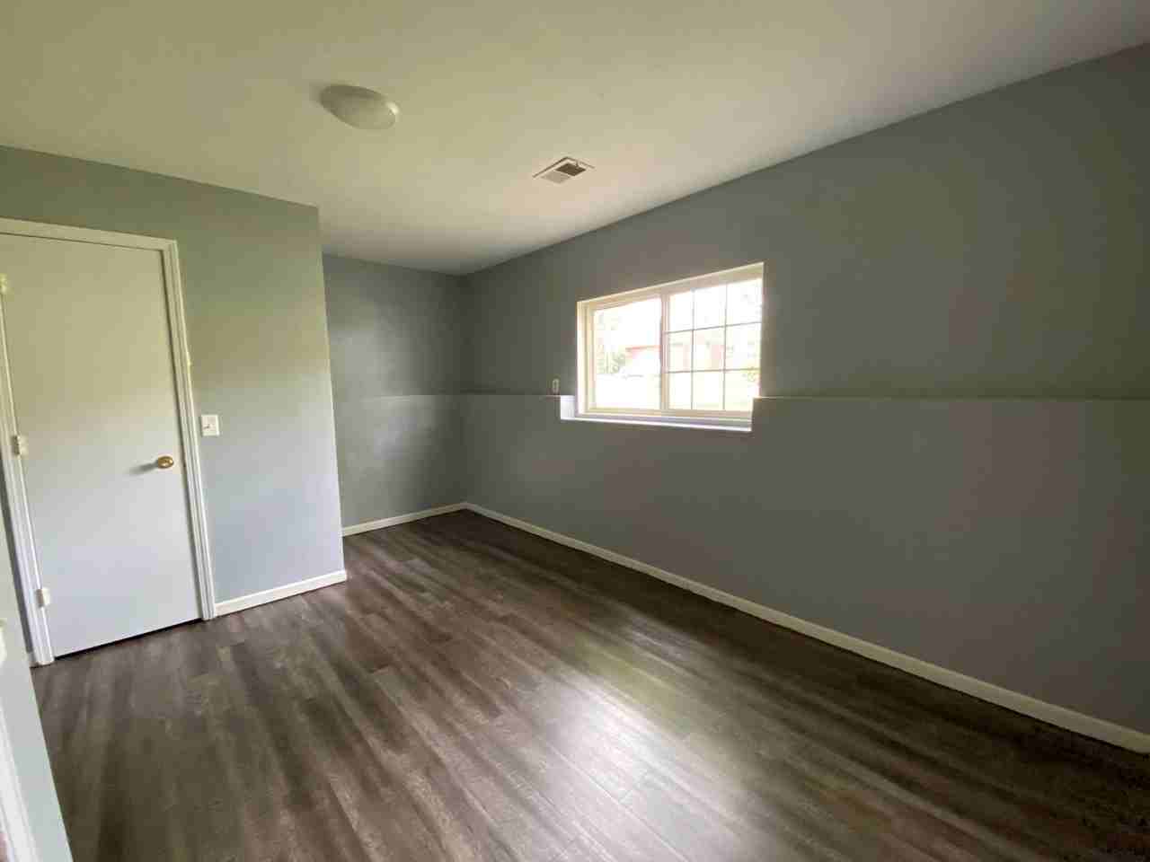 1113 Kimbark Ave - Photo 3 of 22