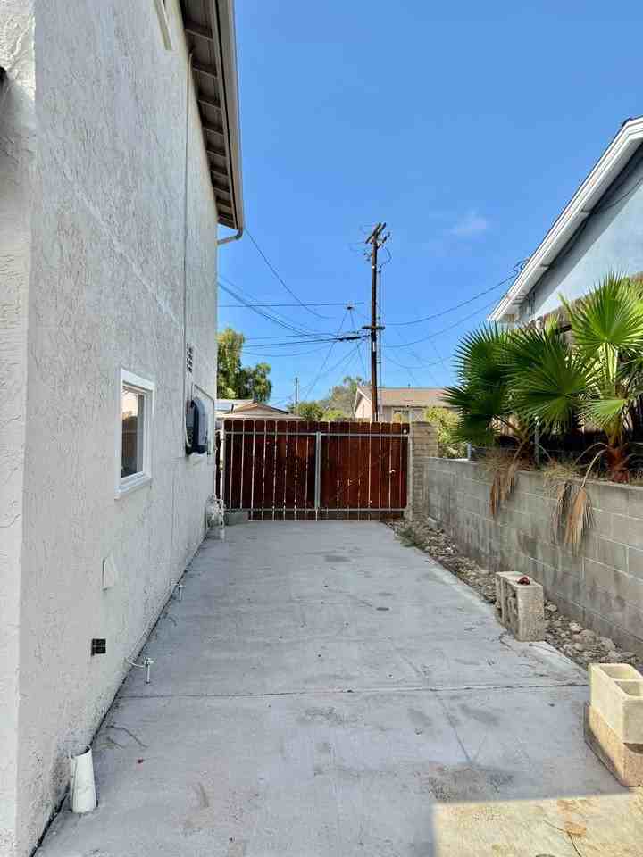 9627 Hume Rd - Photo 7 of 9