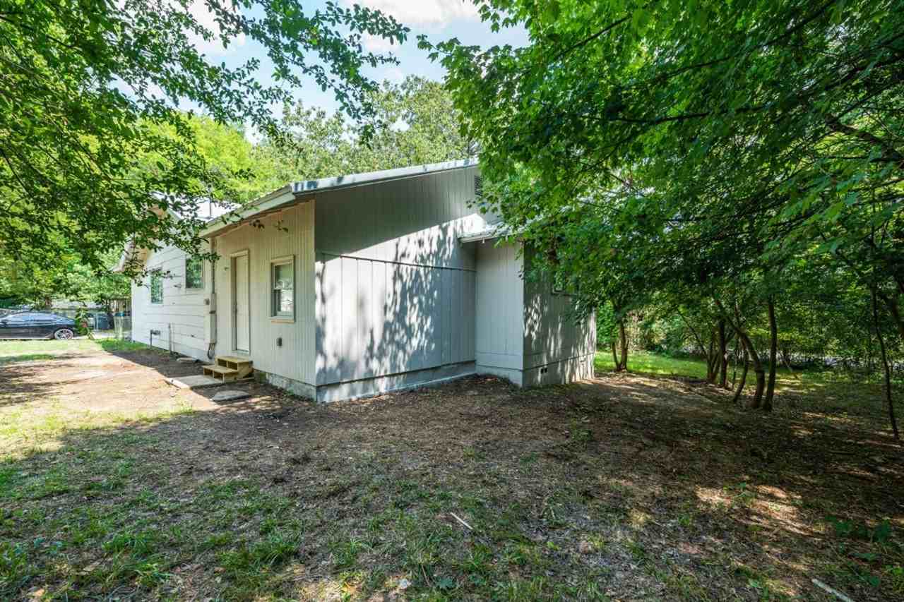 517 6th Street - Photo 3 of 22