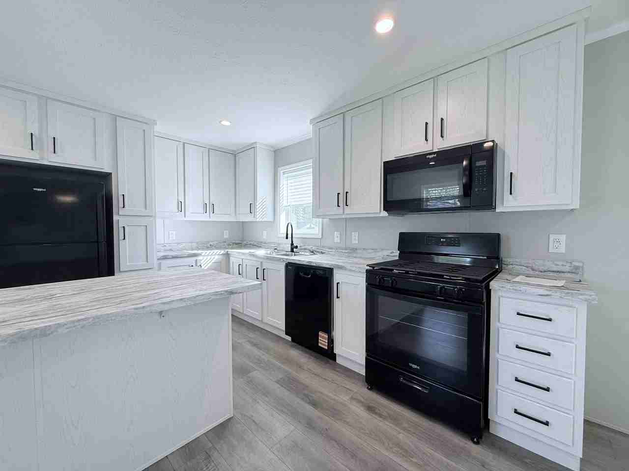 29649 Cambridge Ct #256 - Photo 3 of 29