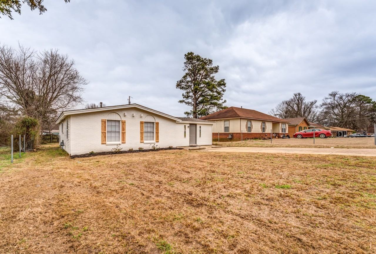 4980 Vickie Dr - Photo 2 of 34