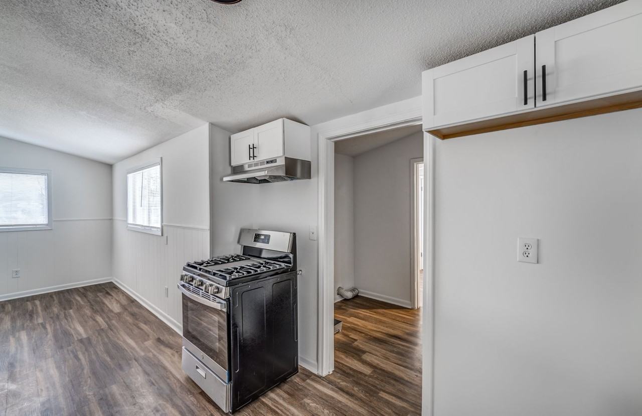 4980 Vickie Dr - Photo 6 of 34