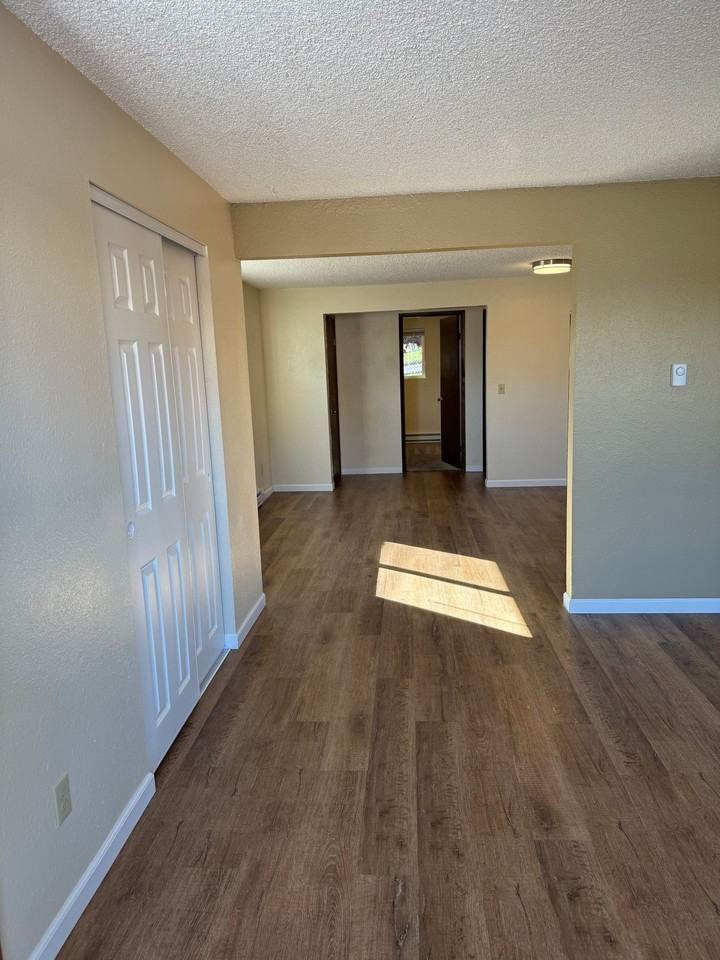 Pinewood Apartments - Photo 4 of 14