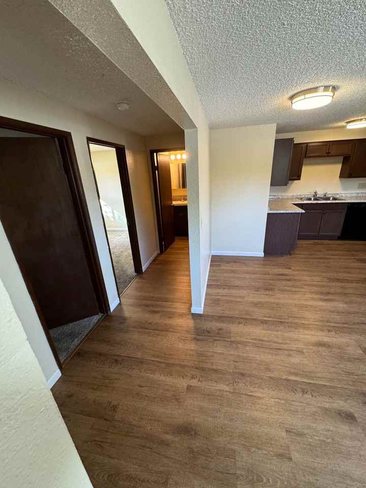 Pinewood Apartments - Photo 7 of 14