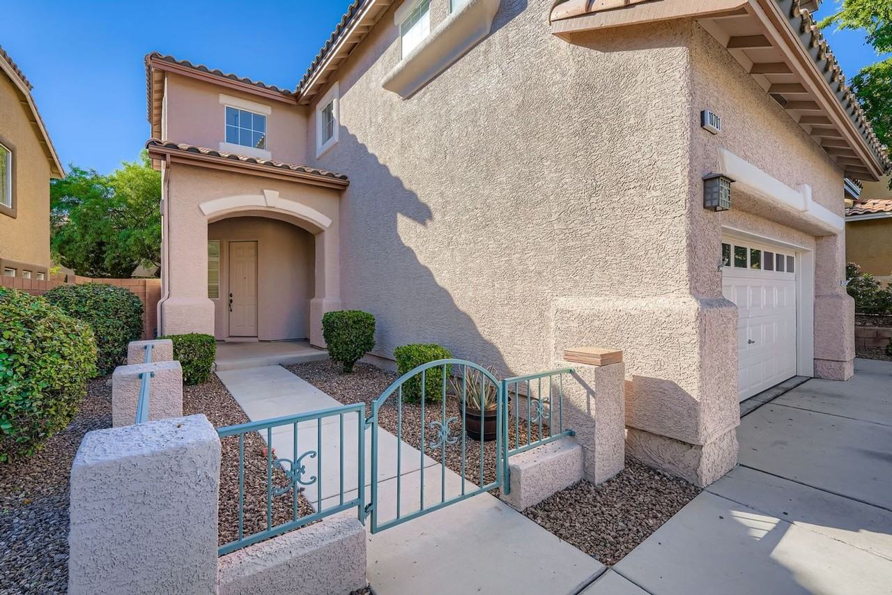 10701 Sapphire Vista Ave - Photo 2 of 17