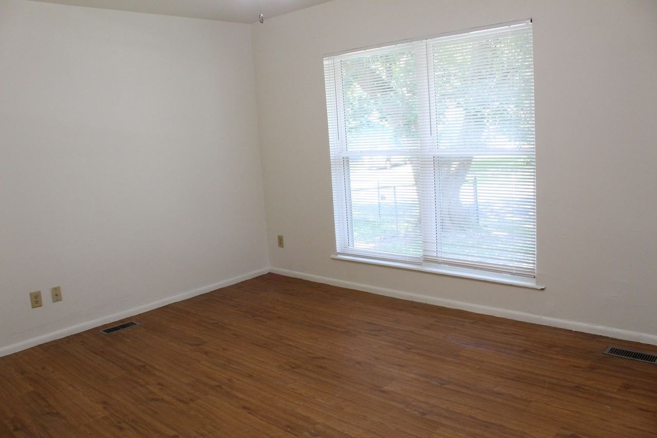 1120 Lanore Dr - Photo 2 of 6