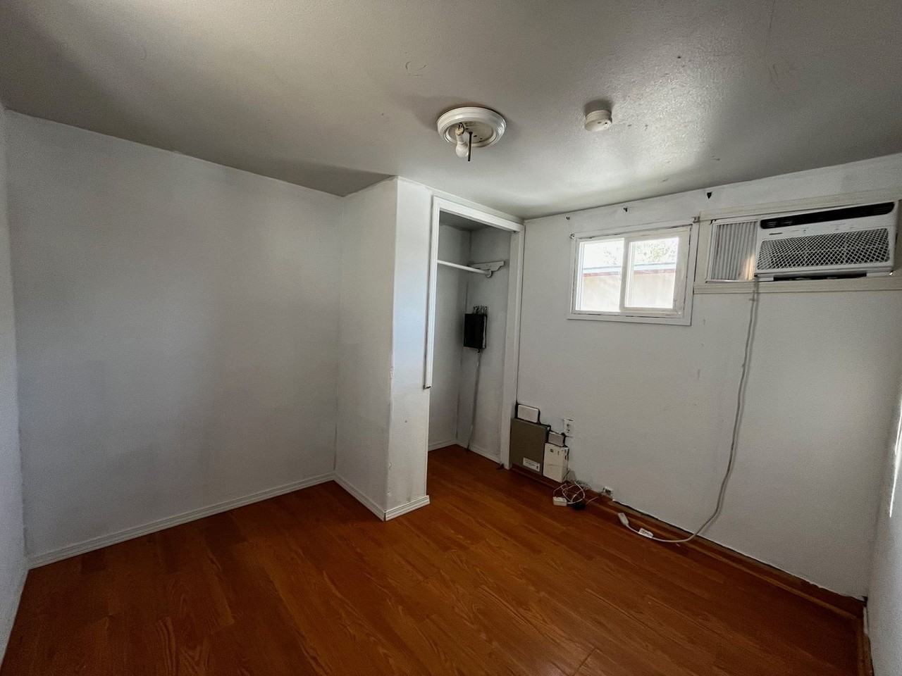 455 Clark Ln - Photo 5 of 9