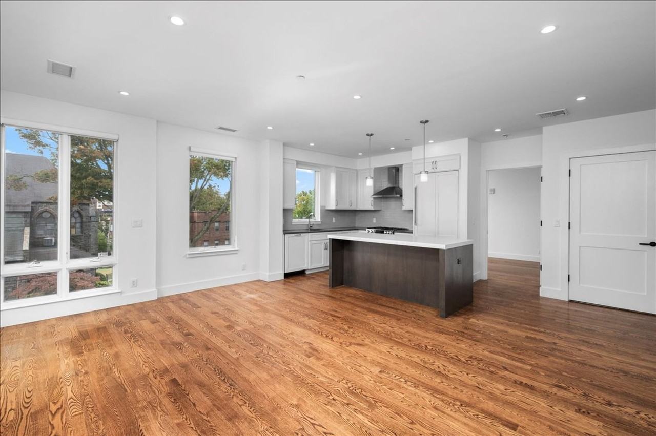 Marina Court - Photo 6 of 39