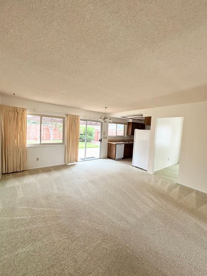 109 North W Street - Photo 5 of 25