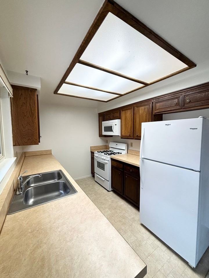 109 North W Street - Photo 7 of 25