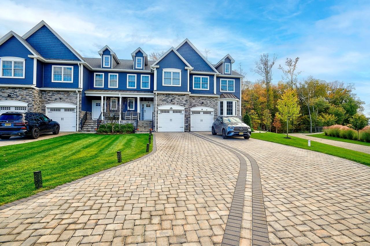 100 Valentino Dr - Photo 2 of 24