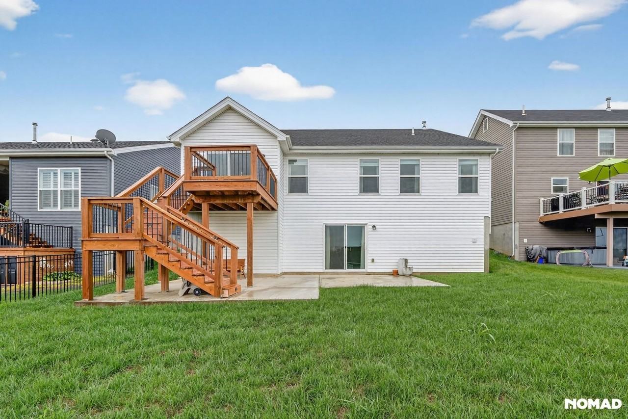 2112 Windswept Farms Dr - Photo 4 of 33