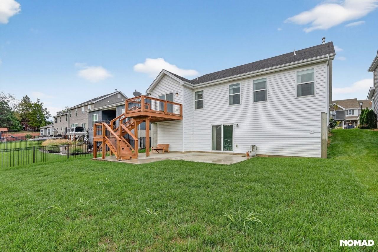 2112 Windswept Farms Dr - Photo 5 of 33