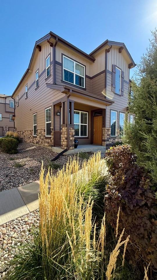 6250 Upham Hts - Photo 2 of 28