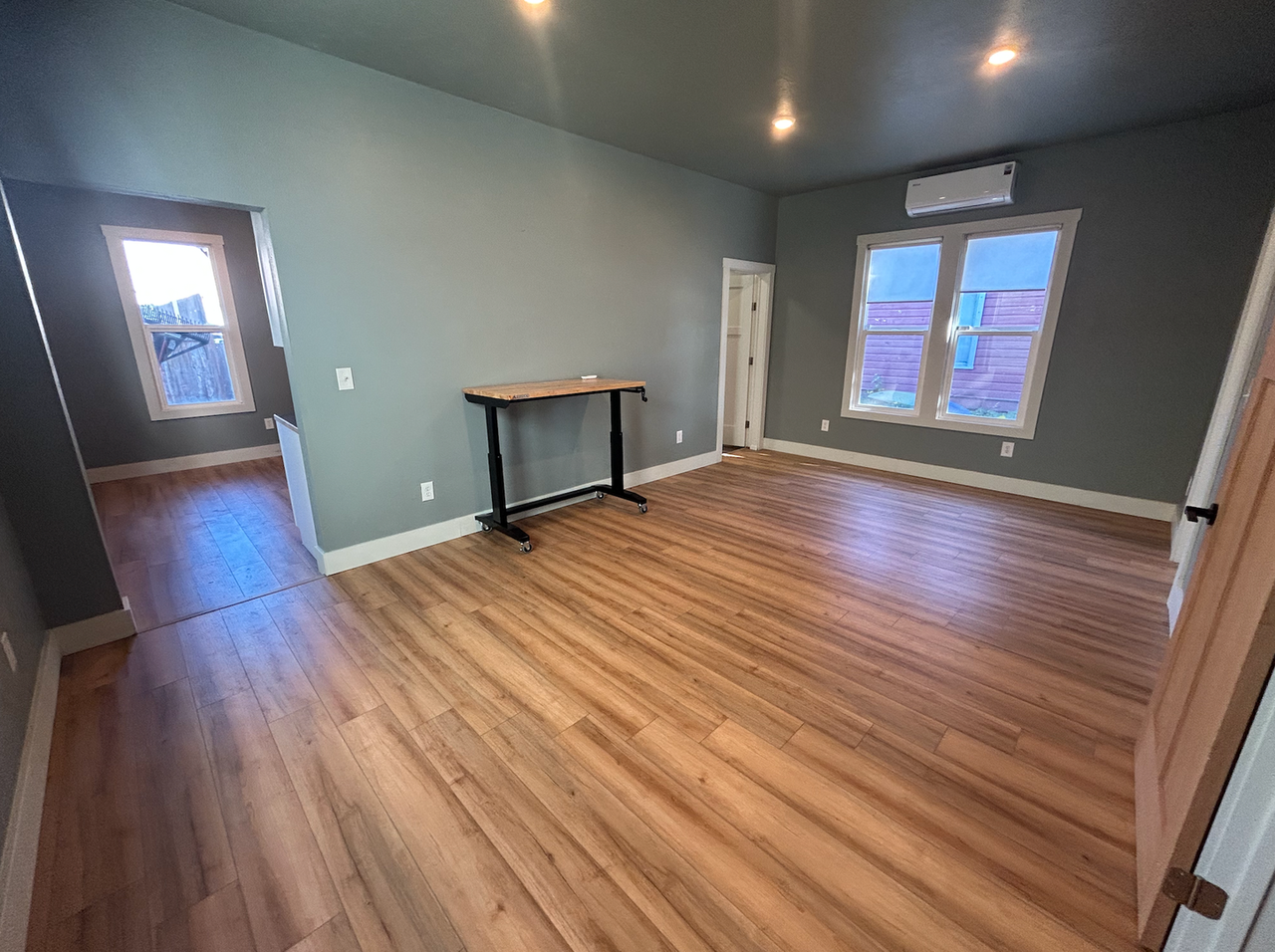 232 N 1st St W - Photo 3 of 22