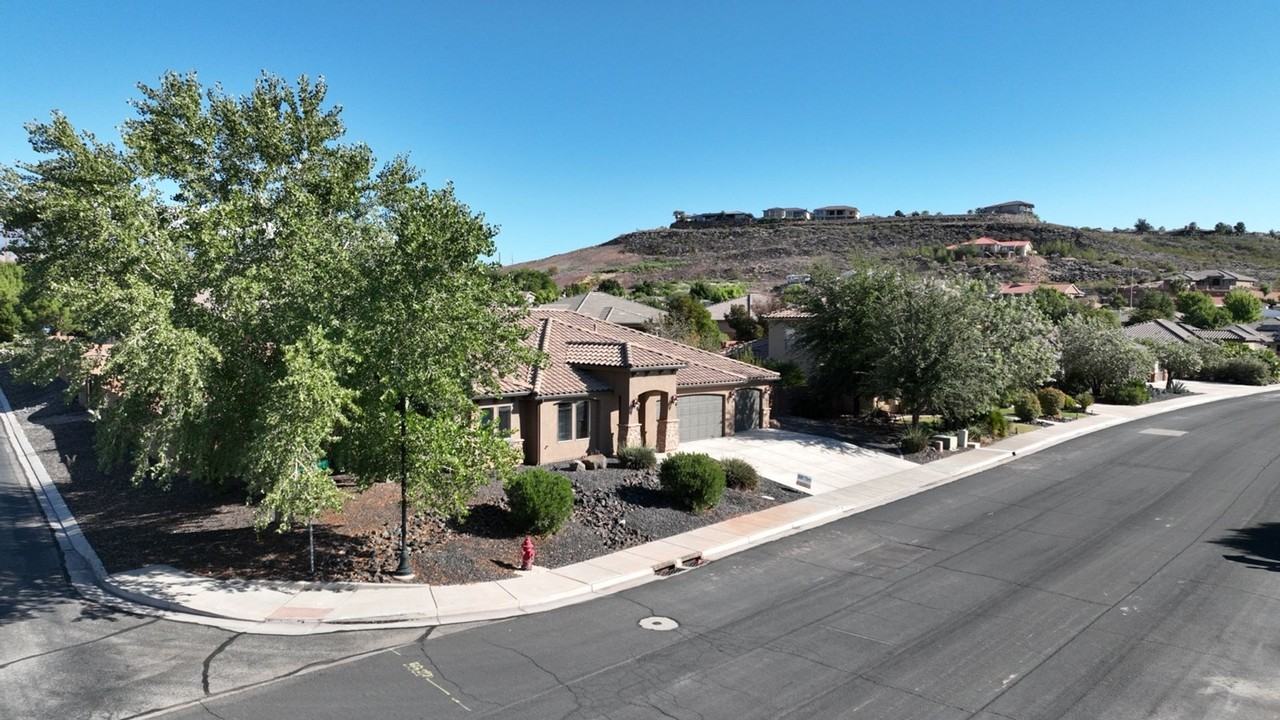 157 E Foothill Dr - Photo 5 of 46