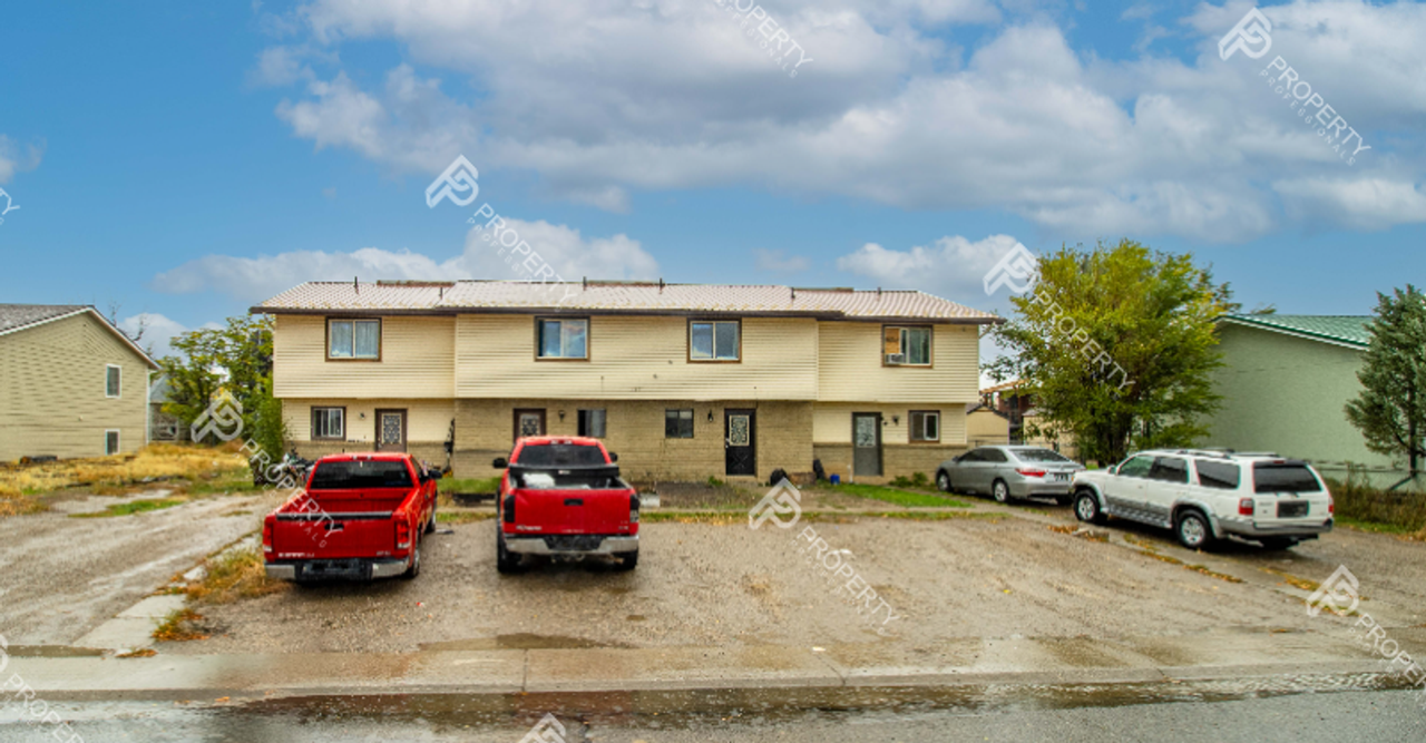 326 W 25th St - Photo 2 of 13