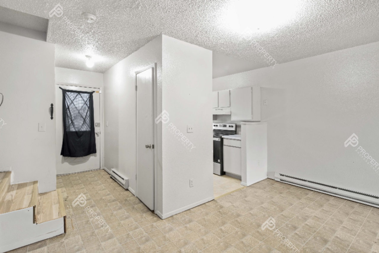 326 W 25th St - Photo 3 of 13