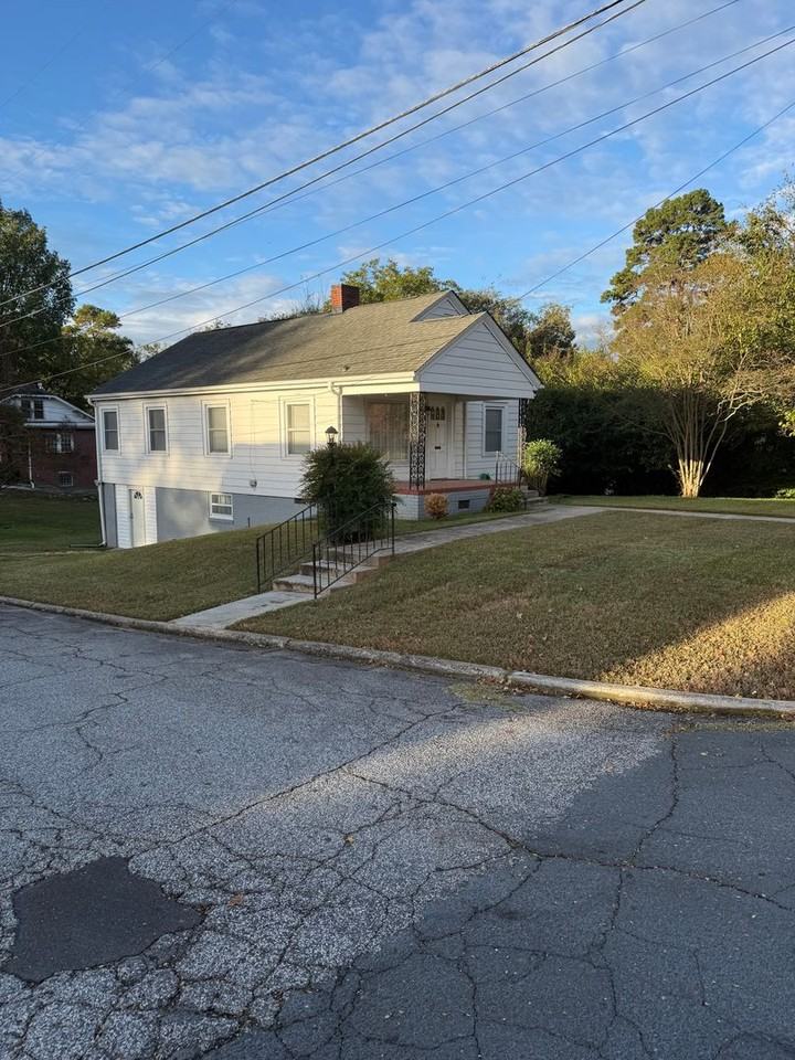 427 Grove St - Photo 2 of 9